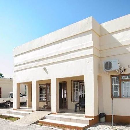 Nkanga Hotel Kasane Eksteriør bilde